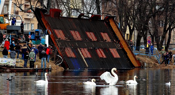 Nábeí bez lodi echie v Hradci Králové