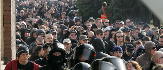 Příznivci Dělnické strany sociální spravedlnosti v Novém Bydžově(12.3. 2011)
