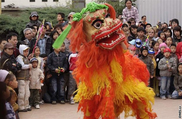 Lví tanec - tradiční oslava vietnamského dne dětí