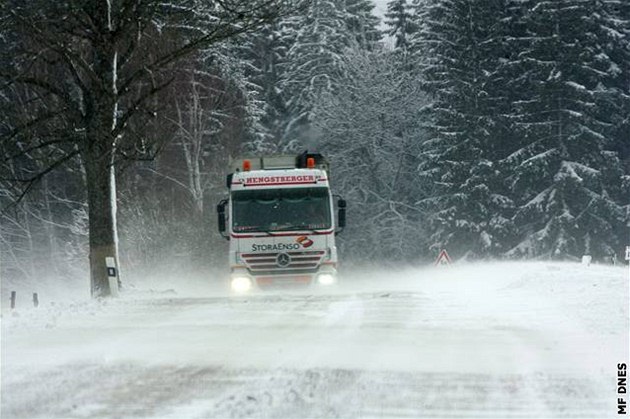 Zhorená situace panuje v Libereckém kraji také na rychlostní silnici R35. Ilustraní foto
