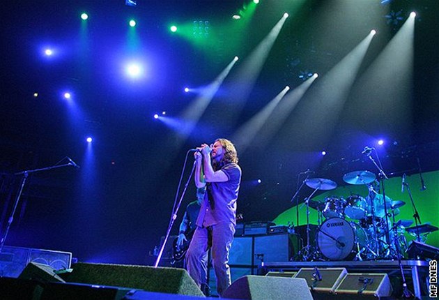 Deska Backspacer je devátém studiovým albem skupiny Pearl Jam.
