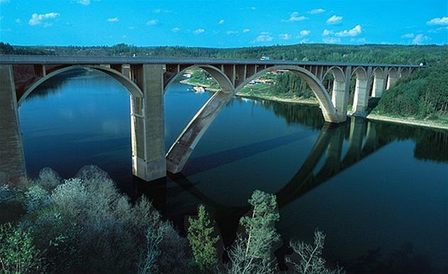 Podolský most