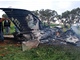 Libyjci okukuj Kaddfho havarovan letadlo na pedmst Benghz (17. bezna 2011)