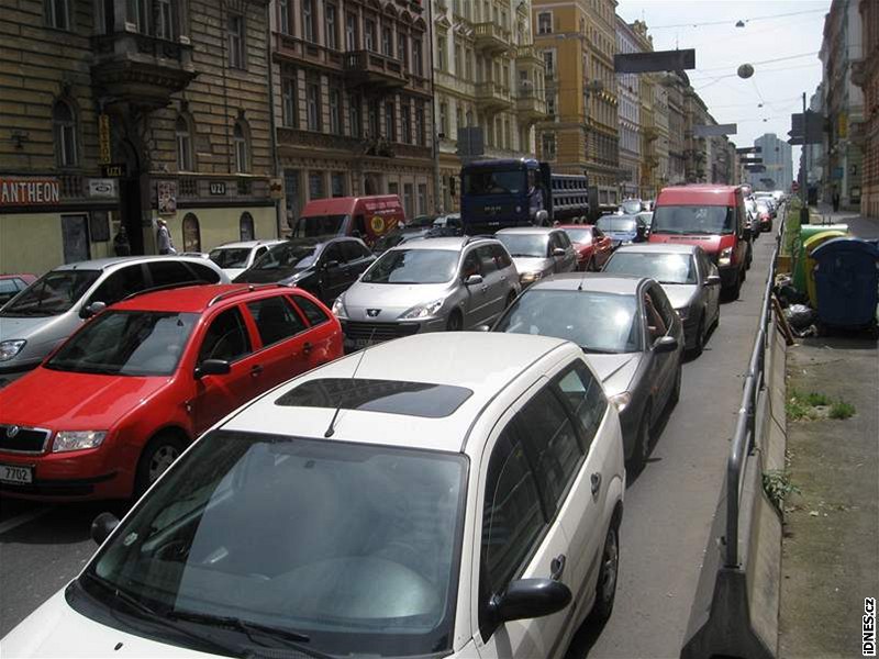 Maximální povolená rychlost 30 km/h by m�la platit pouze v historickém centru metropole. (Ilustra�ní snímek)
