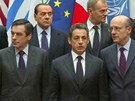 Sarkozy a dalí politici na summitu k Libyi