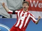 JA! Müller z Bayernu oslavuje svj gól do sít Interu.