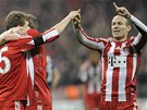 VÁLÍME. Fotbalisté Bayernu Mnichov oslavují gól do sít Interu.