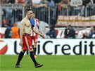 OBROVSKÉ ZKLAMÁNÍ. Bayernský záloník Ribéry opoutí hit po nezvládnuté odvet osmifinále Ligy mistr s Interem Milán.