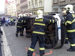 Pevrcen peugeot v ulici Milady Horkov v Praze (10.3.2011)