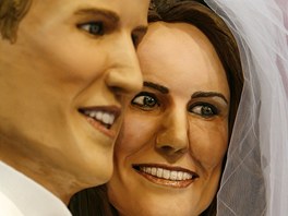 Svatebn dort s hlavami prince Williama a Kate Middletonov