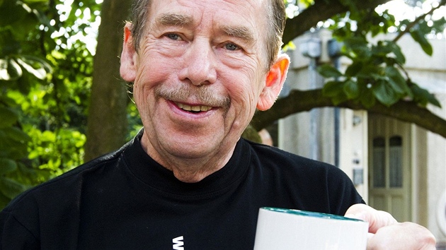 Václav Havel při natáčení svého Odcházení