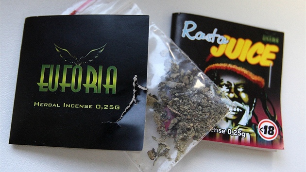 Náhraky drog, které se prodávaly v libereckém centru Babylon.