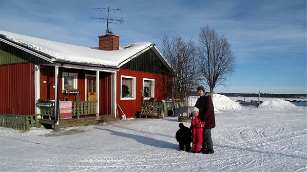 Viikusjärvi, jediné dv� místní �eny - Leila a její dcera