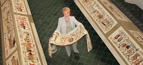Kopie ranstedovké tapiserie od Vry Mikové (na snímku) bude na pilberku vystavena do plky kvtna.