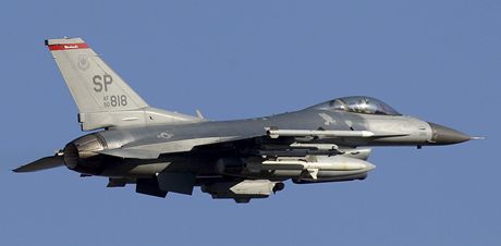 Z vojenského letit v Námti budou vzlétat i stíhaky F-16. Ilustraní foto.