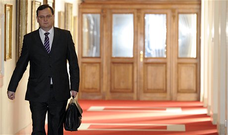 Premiér Petr Neas (23. bezna 2011)