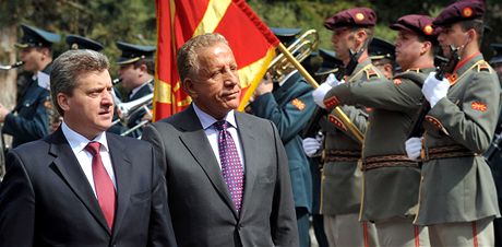 Kosovský prezident Behgjet Pacolli (vpravo)