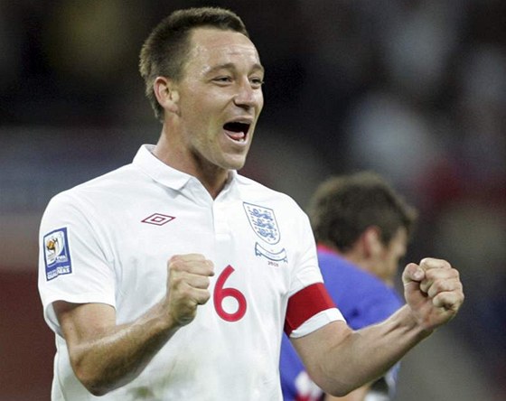 Kapitán Anglie John Terry se po utkání s Chorvatskem radoval z výsledku. Z Klasniova obvinní rozhodn ne.