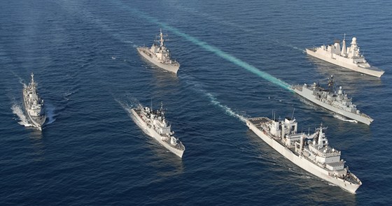 Válená flotila NATO. Ilustraní snímek