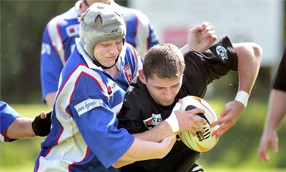 Ragbyové utkání Tatra Smíchov (v erném) vs. Havíov.