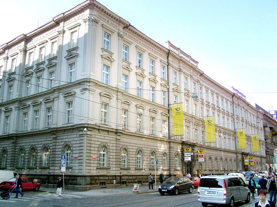 Budova eské poty v Jindiské ulici v Praze