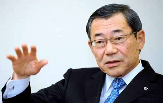 éf TEPCO Masataka imizu elí velké kritice za pomalé informování o krizi v jaderné elektrárn Fukuima.