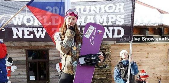 Juniorská mistryn svta ve snowboardcrossu Eva Samková.