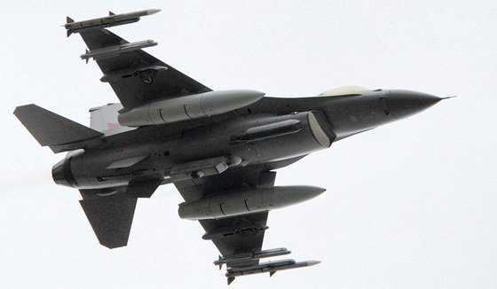 esko podle WikiLeaks usiluje o stíhaky F-16.