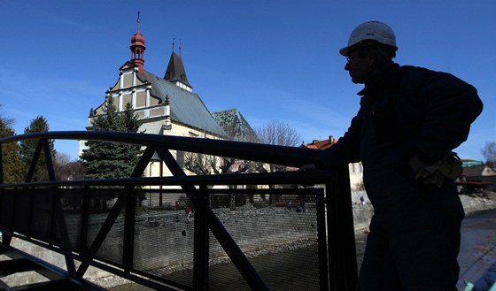 Frýdlant se dokal nové lávky poté, co starou vzala loská srpnová povode.