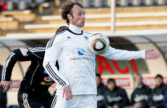Ofenzivní záloník Filip Klapka jet hradeckým fotbalistm v utkání s Jihlavou nepome.