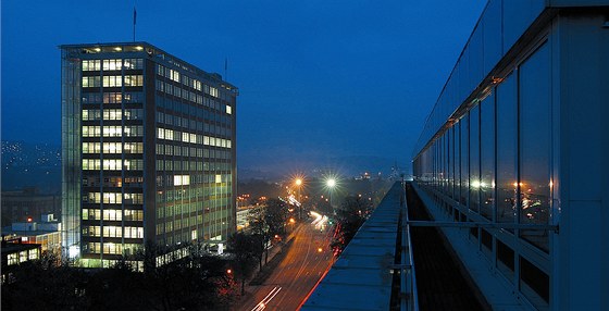Cestovka pedstaví Zlín (na snímku slavný Bav mrakodrap) z jeho "temnjí" stránky.