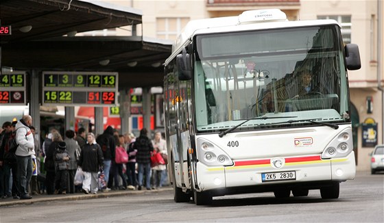 Od dnešního odpoledne jezdí autobusy MHD z Karlových Varů až do Lokte.