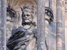 Zateplení sochy Karla IV. na chrámu svatého Víta.