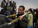 LIbyjtí rebelové slaví dobytí Adedabíje (26. bezna 2011)