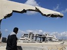 Trosky oputné budovy v pásmu Gazy zniené izraelským náletem (23. bezna 2011)