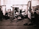 Olympic v nahrávacím studiu v Paíi v roce 1968