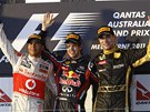 Ti nejlepí z Velké ceny Austrálie F1 (zleva): druhý Lewis Hamilton, vítz Sebastian Vettel a tetí Vitalij Petrov.
