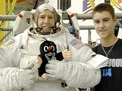 Krteček s astronautem Feustelem a jeho rodinou