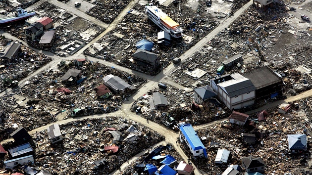 Provozovatel jaderné elektrárny Tepco zveejnil zábr pokozeného zaízení (23. bezna 2011)