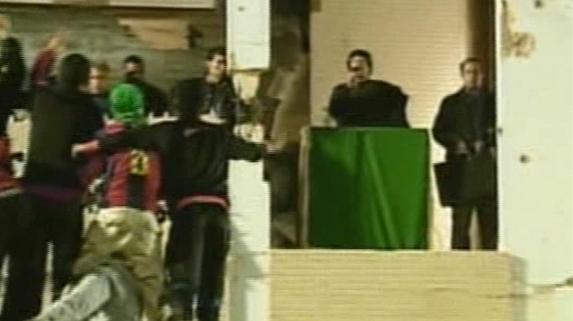Libyjský vdce Muammar Kaddáfí v Tripolisu (22. bezna 2011)