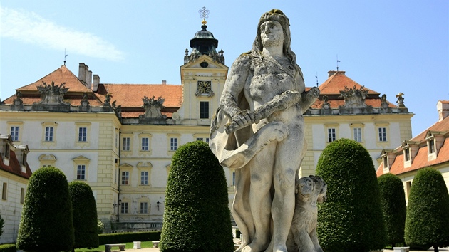 O svá díla piel na zámku ve Valticích také Vladimír Franz.