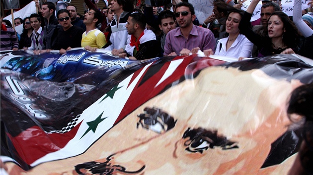 Provládní demonstranti v Damaku (29. bezna 2011)