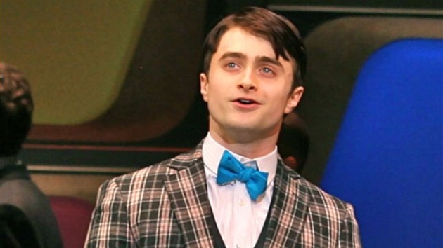 Daniel Radcliffe hraje po boku úspného Johna Larroquetta, který na Broadwayi debutuje.