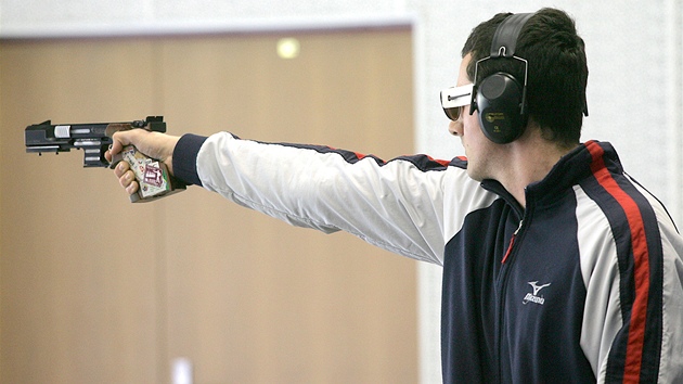 St�elec Martin Podhráský na snímku z kv�tna 2009