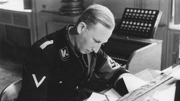 Zastupujc sk protektor Reinhard Heydrich.