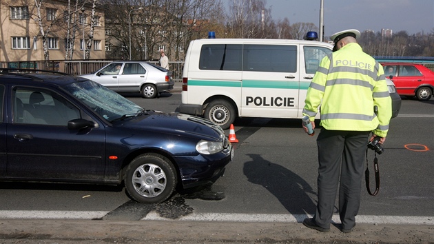 Policie pi etení váné dopravní nehody ve Frýdku-Místku.