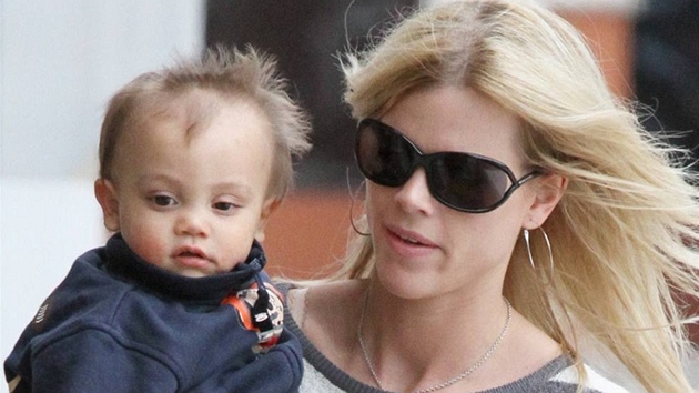 Elin Nordegrenová-Woodsová a syn Charlie Axel doma na Florid.