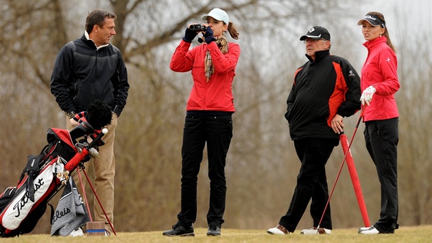 Trénink na pra�ské Zbraslavi: (zleva) Alan Babický, Aneta Zárubová, Pavel Ni� senior, Klára Spilková
