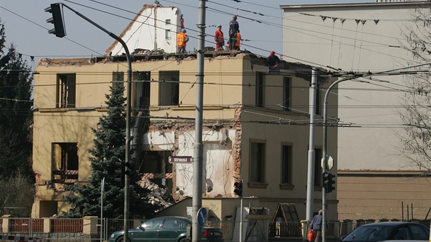 Demolice vily č. 731 ve Střelecké ulici v Hradci Králové