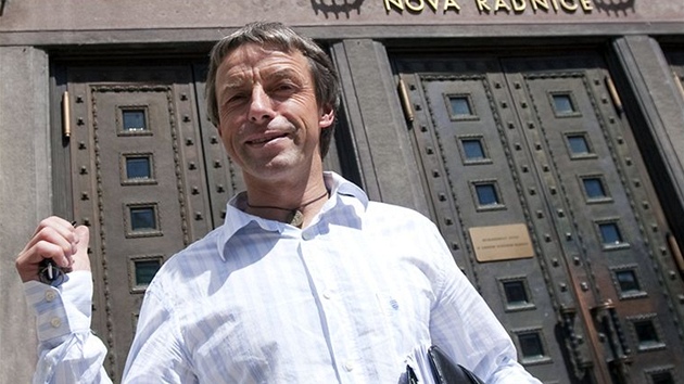 Pavel Bém odchází poté, co rezignoval na post pedsedy praské ODS (30. kvtna 2010)